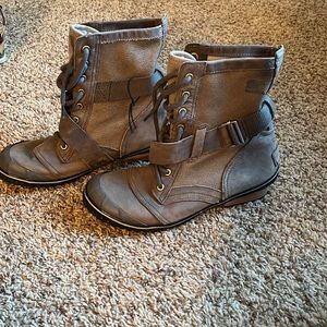 Sorel- size 9 boots